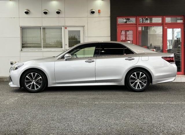 TOYOTA CROWN ATHLETE S-T 2017 full